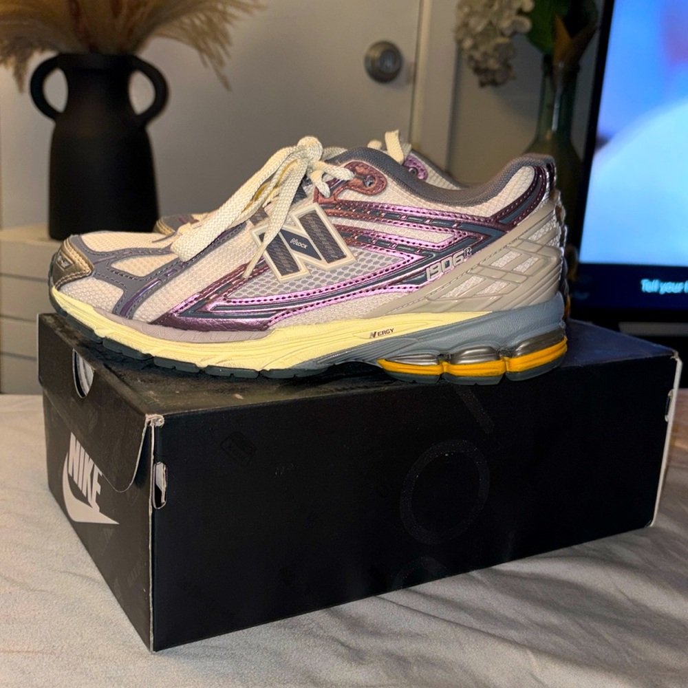 New Balance 1906